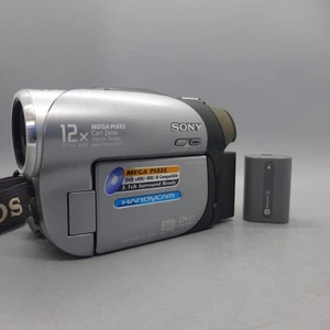 Sony Handycam DCR-DVD202E Handheld Mini DVD Camcorder Silver Tested - Picture 1 of 9