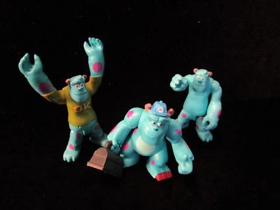Lote 3 bonecos Monsters University Inc Sullivan Sully 2,5” - Imagem 1 de 4