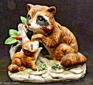 Raccoon Family Christmas figurine From HODA House of Decorative Accessories - - Picture 1 of 12