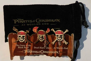 Pin Disney DSF Piratas del Caribe Pergamino con Calaveras Prendedor LE500 - Imagen 1 de 2