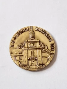 Nadel fehlt Georgsmarienhütte Gebäude Ansteckmedaille 1993 (Kissing Menden) - Bild 1 von 2
