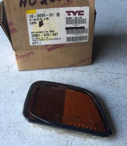 1997-2001 Honda CR-V RH Side Reflector, HO2557101, OER - Picture 1 of 4