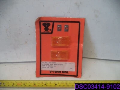 Qty =1 Pack of 2: V-Twin Front Amber Reflector for Harley Davidson P/N 33-0035 Foto 1 de 2