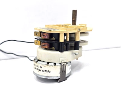 UDS11NE1RH SAIA TIMER SERIE D94 - Image 1 of 4