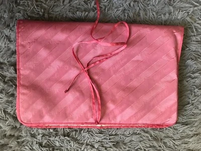 Saks Fifth Avenue De Colección Bufanda Medias Lencería Grande Viaje Portador Colgante Bolsa Foto 1 de 4