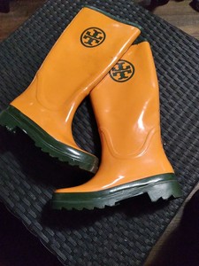 tory burch orange rain boots
