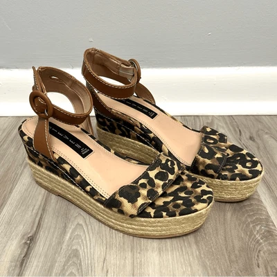 Sandalias de cuña Steven by Steve Madden para mujer 6 Kippie estampado de leopardo punta abierta Foto 1 de 4