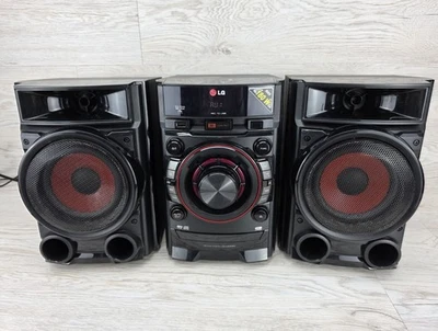 LG Mini Hi-Fi System CM4330 w/ CM-S4880F Speakers – CD/USB/FM Tested - Image 1 of 4