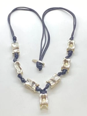 "Inusual collar de cordón de huesos de nudillos tono plata 28"" 107 gramos" Foto 1 de 4