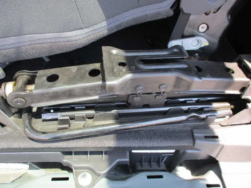 LIBERTY   2012 Jack 284753 - Изображение 1 из 1