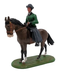 HJ RURAL SCENES PAINTED 1/32 FIGURE LADY IN GREEN JACKET WITH HAT & RIDING CROP - Picture 1 of 5