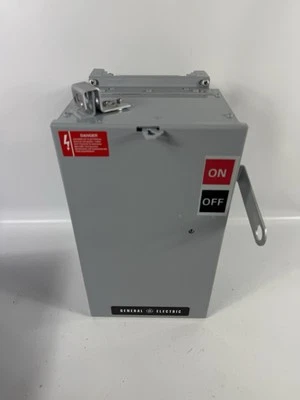 GE SPECTRA SL363RG, ENCHUFE INTERRUPTOR BUSWAY, 100 AMPERIOS, 600V, CON TIERRA 100A, 3 CABLES Foto 1 de 4