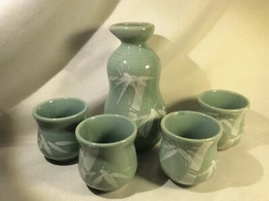 Juego de sake color jade con 4 tazas de bambú pintado a mano - Imagen 1 de 3