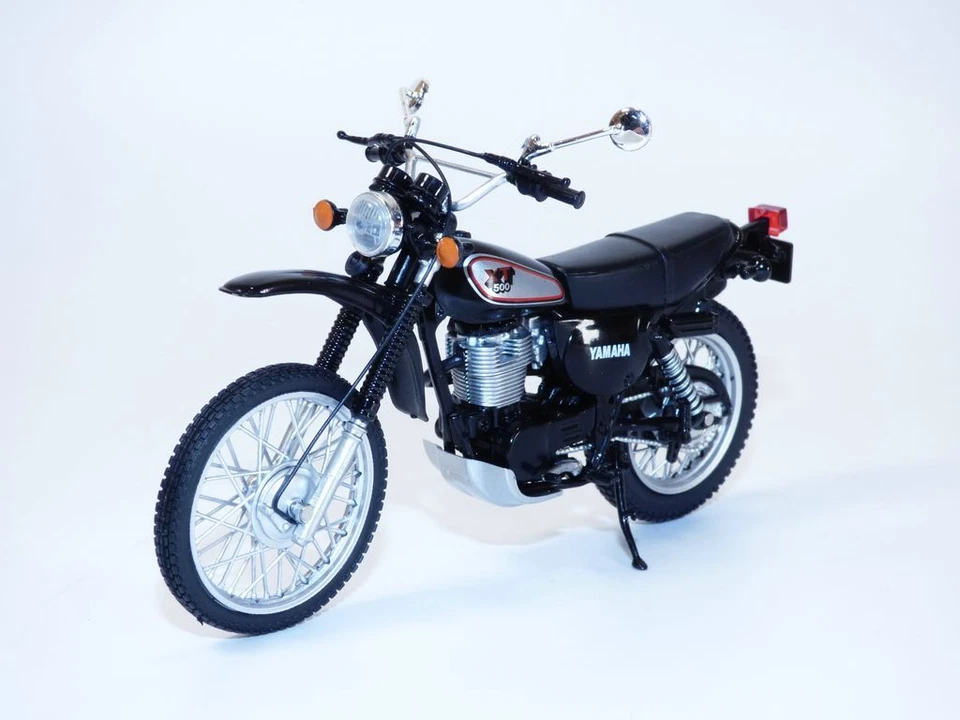 Moto YAMAHA XT500 noir 1988 1/18 500xt - Image 1 of 1