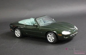 Maisto 1:18 Jaguar XK8 grün, gebraucht - Bild 1 von 10