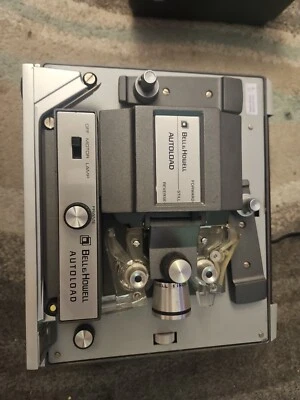 PROIETTORE FILM Bell & Howell 357B Super 8 TESTATO (ha bisogno di una nuova lampadina) - Immagine 1 di 4