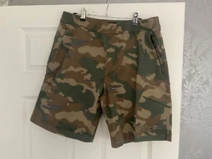 RIVER ISLAND PANTALONCINO UOMO ESERCITO MIMETICO TAGLIA 34" NUOVO CON ETICHETTE - Foto 1 di 3