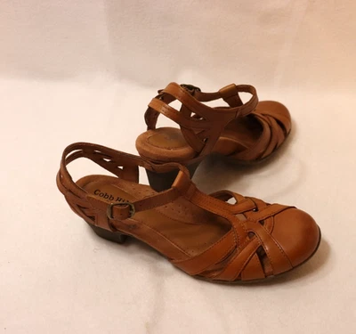Zapatos de tacón Cobb Hil para mujer Aubrey con correa en T, talla 7 W, tostados Foto 1 de 4