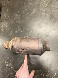 GM/ Chevy Catalytic Converter 15873732 - Picture 1 of 4