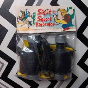 New NOS VINTAGE 1960s Sight & Squirt Binocular JOKE TOY 1969 Honk Kong - Picture 1 of 8