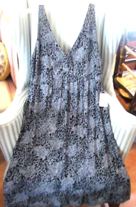 SELTEN NEU MIT ETIKETT FRISCHE PRODUKTE " BATIK BLUMEN SPOTLIGHT KLEID"...SCHMEICHELHAFTER STIL. (L) - Bild 1 von 5