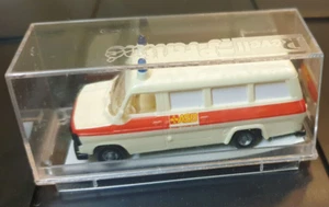Revell Praline HO 1:87 82425 Ford Transit ASB Rettungswagen Krankenwagen - Bild 1 von 5