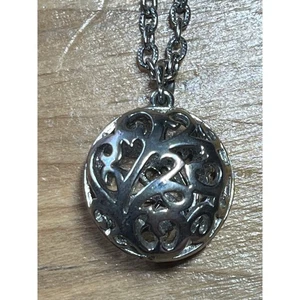 Vintage Damen Efeu/Blumen gewickelte Kugel Halskette. silberfarbener Modeschmuck - Bild 1 von 5