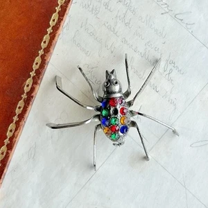 Spilla ragno vintage anni 30 vetro ceco pietre colorate metallo tono argento - Foto 1 di 3