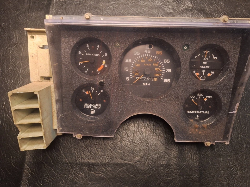 1980-81 Chevrolet Citation X11 Gauge Cluster With Tach Foto 1 de 4