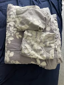 Purple white leaves 3 piece bed set - comforter & 2 pillow cases - Picture 1 of 7
