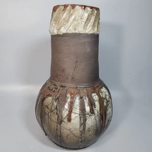 Jarrón de cerámica artística Brutalist Raku Studio firmado rústico textura orgánica natural - Imagen 1 de 16