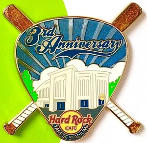 2012 Hard Rock Cafe Yankee Stadium Nueva York tercer aniversario pin de guitarra de béisbol - Imagen 1 de 1