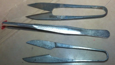 2 Vintage Thread Snips Thread Scissors 4" long and 1 VTG 5" Tweezers - Image 1 of 3