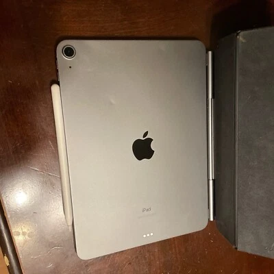 Apple ipad 10.9 inch ipad 4th generation, Bundle - Image 1 of 4