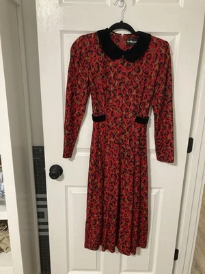 Vintage Sag Harbor Petites Women’s Size 4 Long Sleeve Red Animal Print Dress 90s - Image 1 of 4