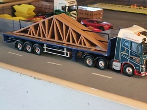 Diecast Roof Trusses Flatbed Load - Picture 1 of 3