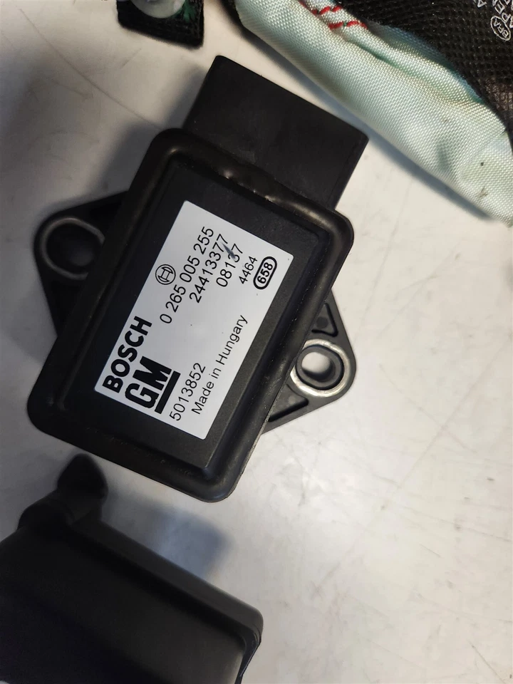 Pontiac G8 2009 yaw sensor de suspensión 24413377 BOSCH usado Foto 1 de 1