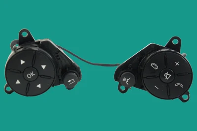 10-2013 Mercedes W221 S550 кнопки переключателя рулевого колеса черные от оригинального производителя - Изображение 1 из 4