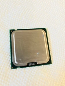 Intel Pentium Dual-Core E5400 SLGTK 2.70GHz/2M/800/06 CPU - Picture 1 of 4