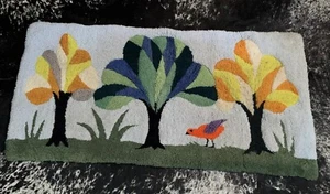 Tapis crochet à main vintage MCM oiseau arbre art mural décoration à suspendre fini 26x50 - Photo 1/7