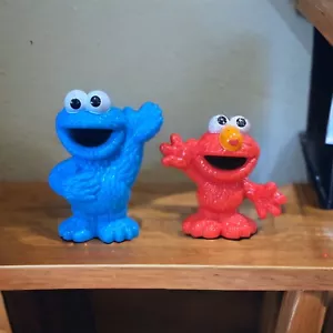 2 Sesame Street Friends Elmo and Cookie Monster PVC Cake Topper Toy Figures - Picture 1 of 4