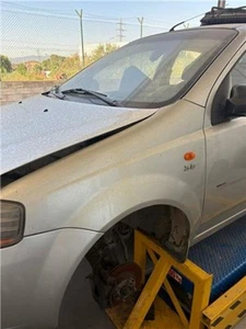 parafango anteriore sinistro per DAEWOO KALOS 1.4 SE 379709 - Foto 1 di 3