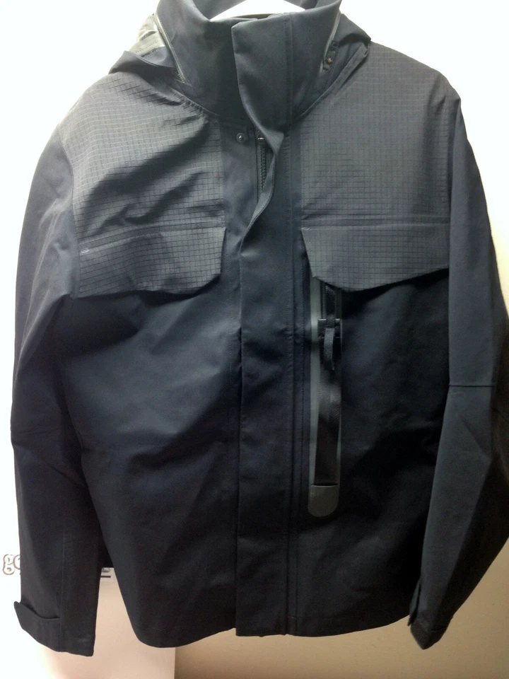 NIKE SPORTSWEAR TECH PACK WATERPROFF HOODED JACKET SZ MEN'S MEDIUM CZ9309-010