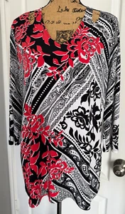 Top Chico's Manga 3/4 Cuello en V Hombro Recortes Negro Rojo Floral Elastizado 2 Grandes - Imagen 1 de 5