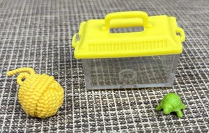 Mattel Barbie Pet Boutique Gatto Giallo Filato Palla e Tartaruga con Serbatoio Acquario - Foto 1 di 7