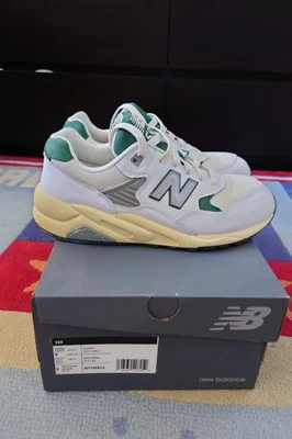 Size 9 - New Balance 580 White Nightwatch Green - Image 1 of 4