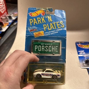 hot wheels Porsche 959 Park'N Plates white + Speed Fleet Card Shows Wear - Picture 1 of 9