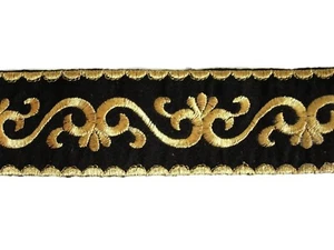 Parche de hierro bordado con pergamino negro dorado de 1,88 pulgadas por corte continuo (36") - Imagen 1 de 1