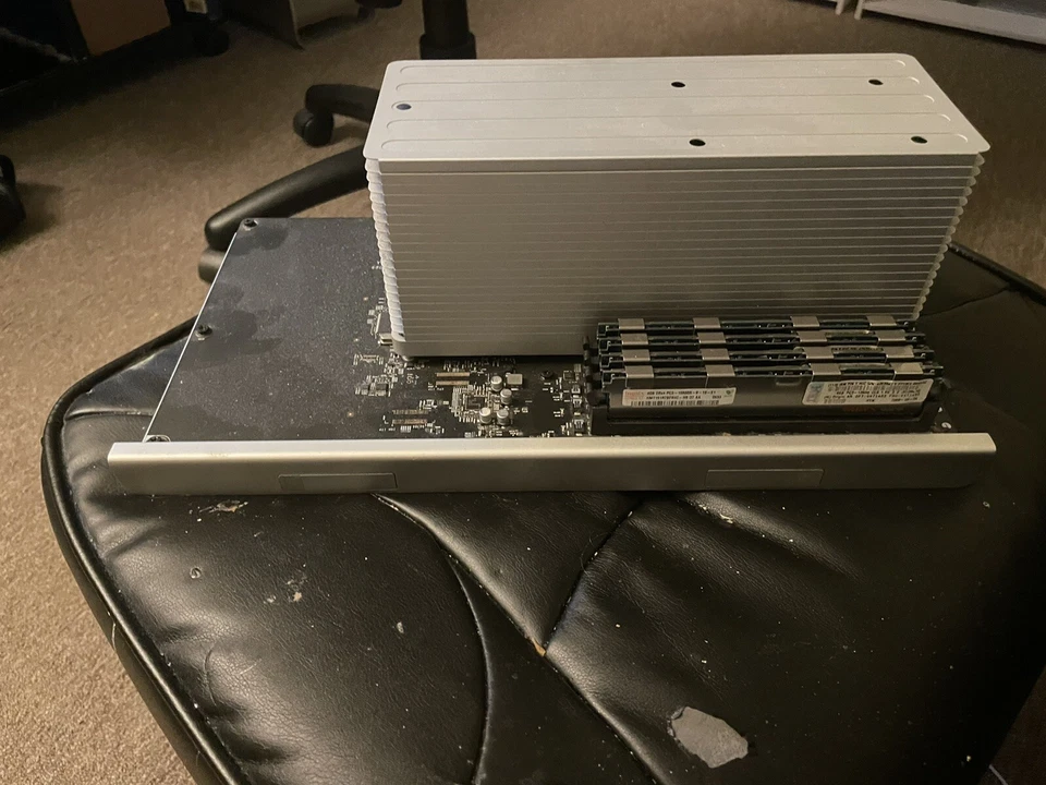 bandeja procesador mac pro 4,1 con 8gb de memoria Foto 1 de 1