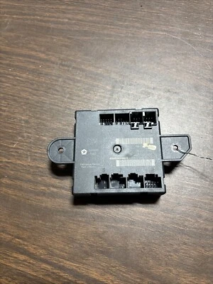 Módulo de control de puerta de pasajero Jeep Grand Cherokee 2011-2013 68055298AK A44 Foto 1 de 3